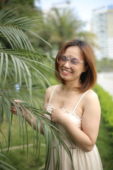 okulary azjatyckie hd archiwum