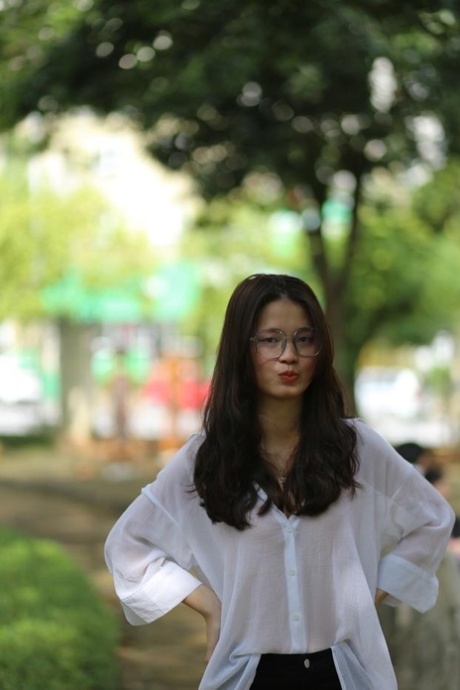 asian glasses beautiful naked photos