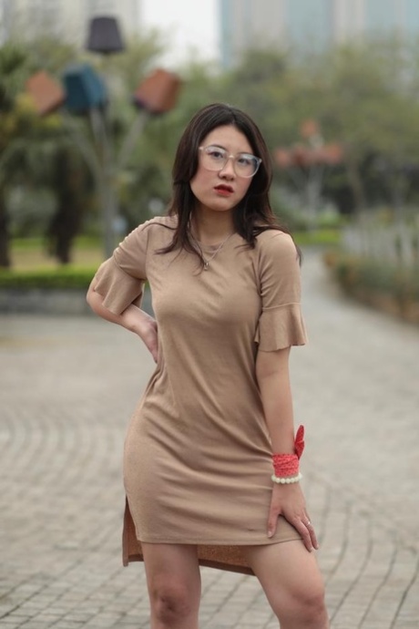森林 熱辣裸體 圖片