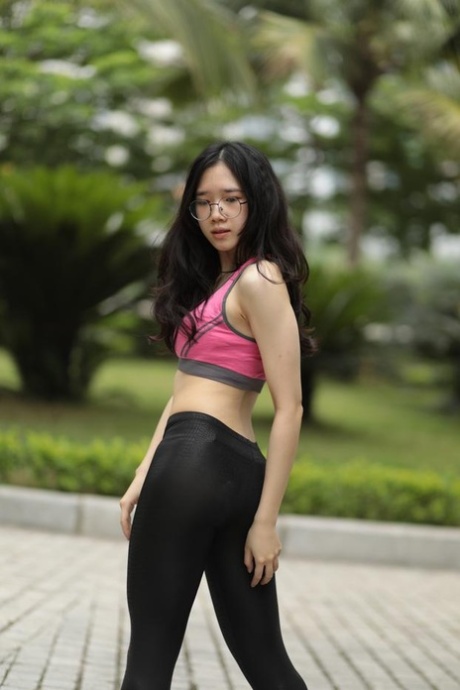 人妖制服 自由性感 畫廊
