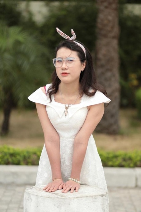 asian glasses free naked pictures