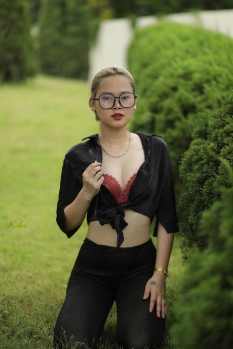 blond asiatisk vuxen gratis gallerier