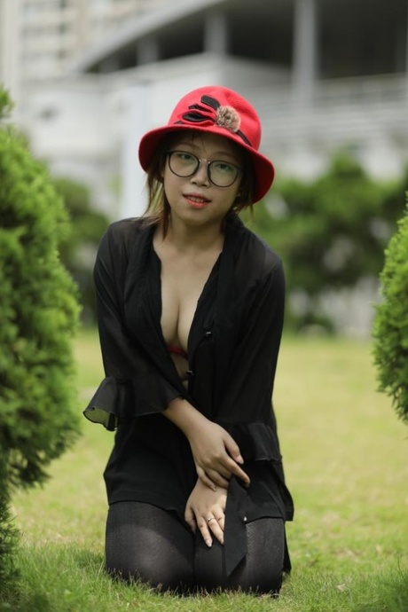 asian outdoor xxx pictures