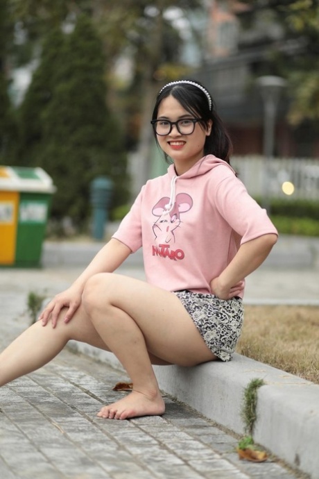 adolescente asiática solitaria alta definición sexy galería
