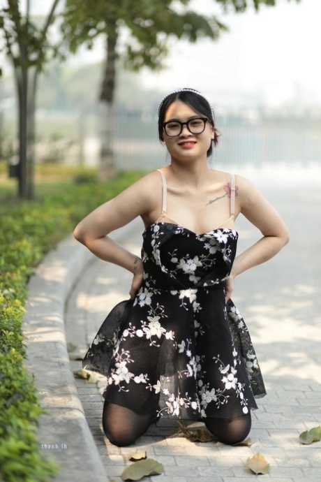 asian glasses porn gallery