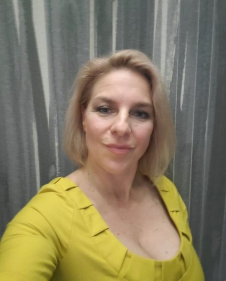 熟女自拍 色情 畫廊