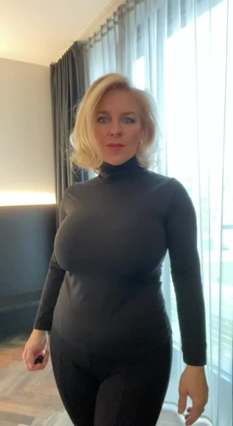 horny mature free sexy images