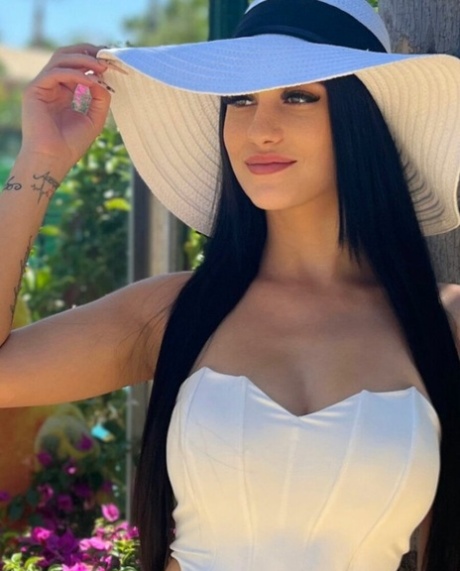 dospívající modelka umělecká pornografie fotografie