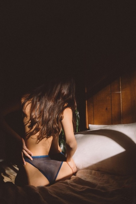 erotický model pěkná vysoká kvalita galerie