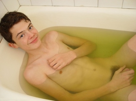 cute gay free naked pics