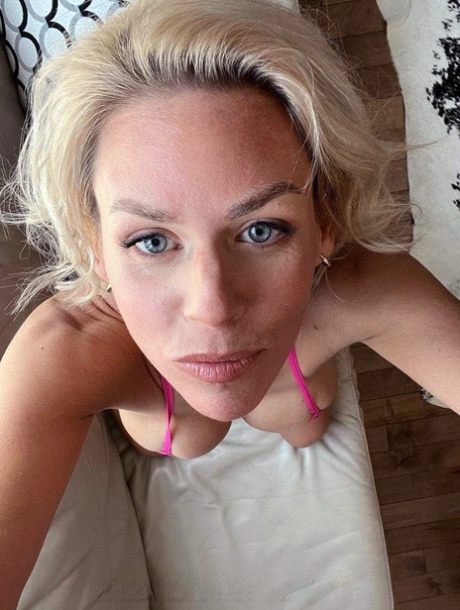 milf bikini hd nudes gallerier