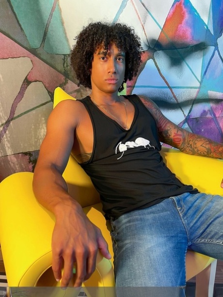black gay nude pictures