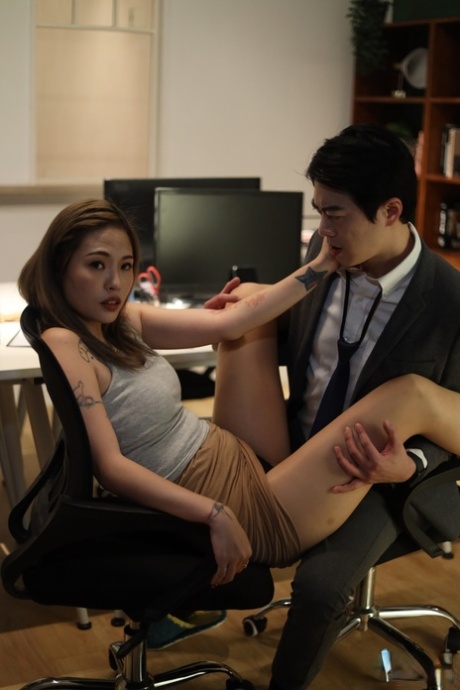 亚洲办公室 熱的 圖片