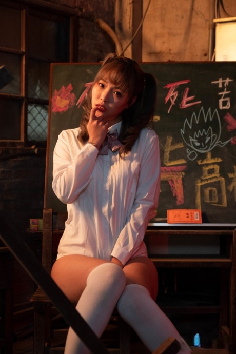 亚洲袜子 美麗的裸體 檔案