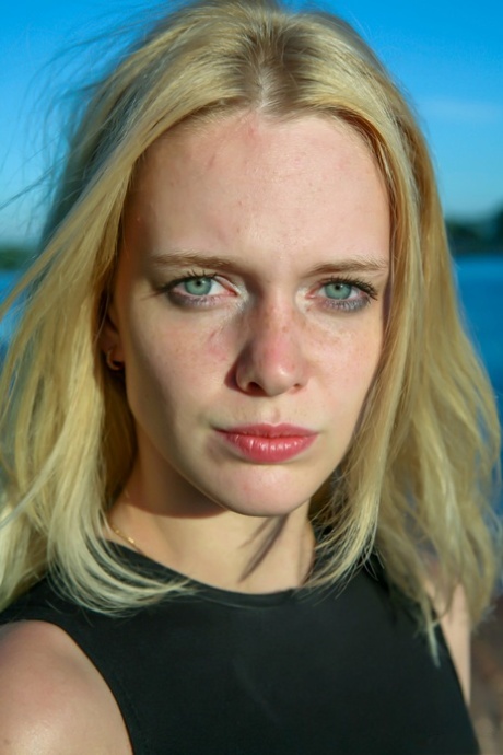 pretty face naked archive