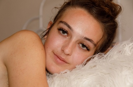 ティーンの初セックス アート裸 写真