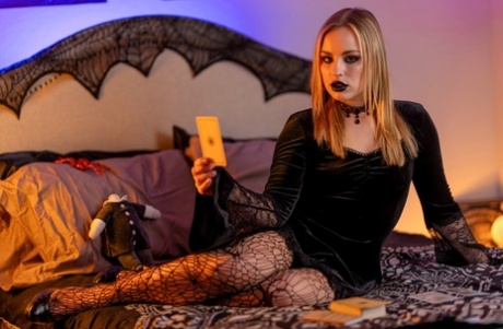 goth pornografické hd archiv