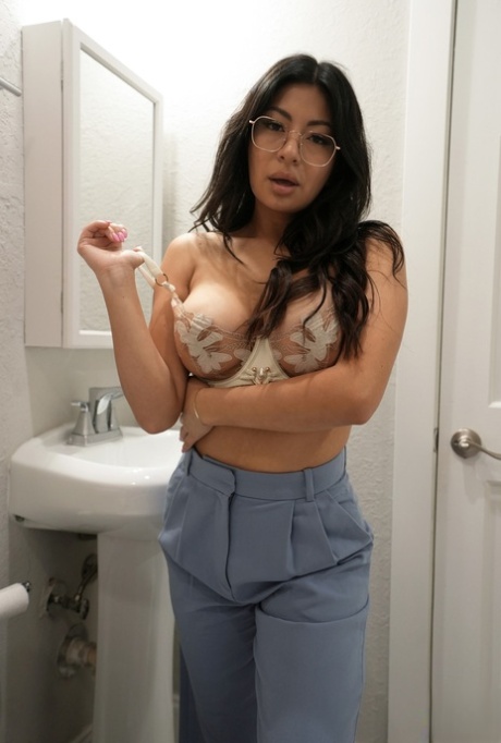 ラテン系熟女 ポルノ 写真