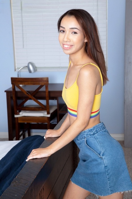 skinny solo porn photo