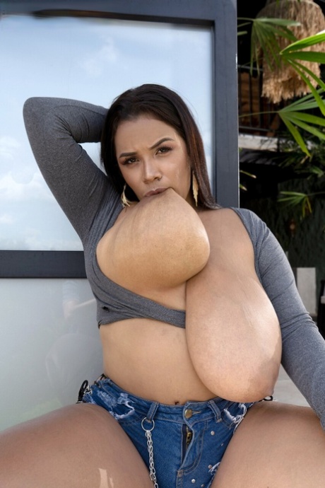 riesige Titten nackt sexy galerie