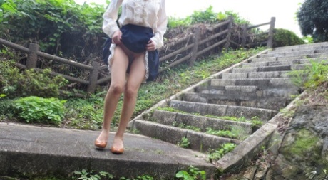 milf outdoor erotic photo