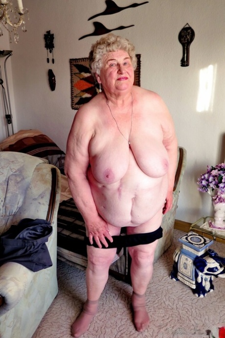 very old granny free nude image