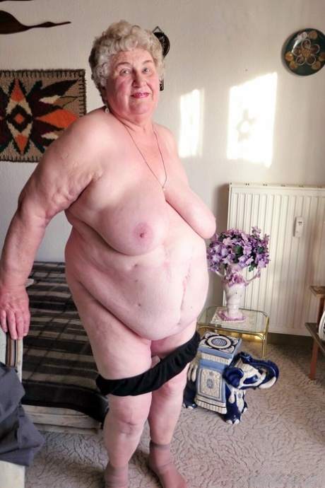 vrásčitá babička sex galerie