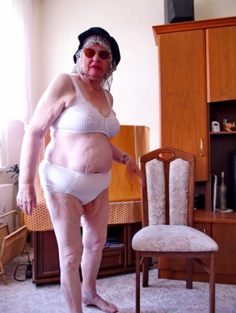 babiččí spodní prádlo špičková pornografie obrázek