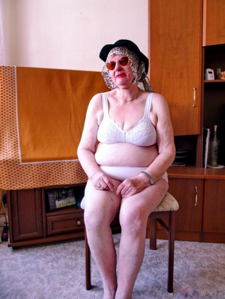 curvy granny beautiful porn images