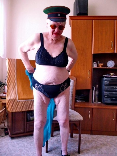vrásčitá babička žhavá erotika fotografie