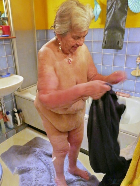 velmi stará babička krásný sex obrázek