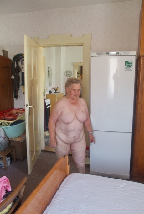 väldigt gammal mormor xxx exklusiv foto