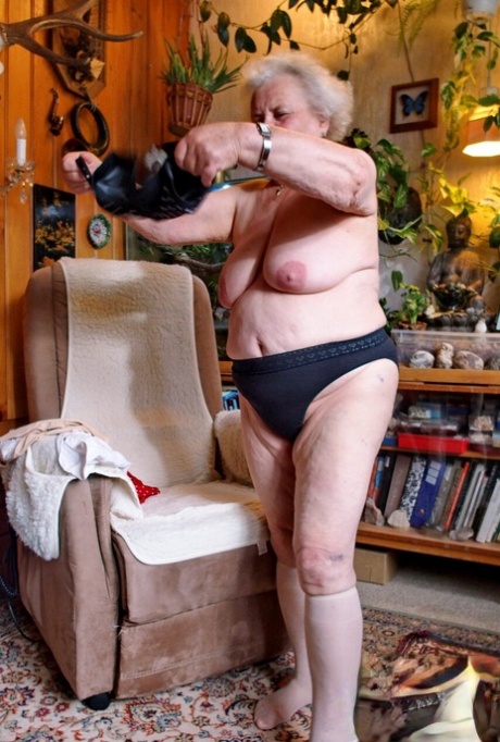 curvy granny free porn photo