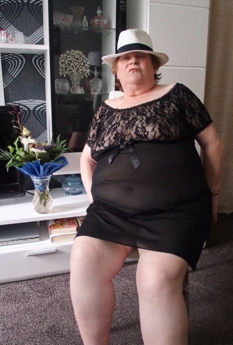 old fat granny free nude pic