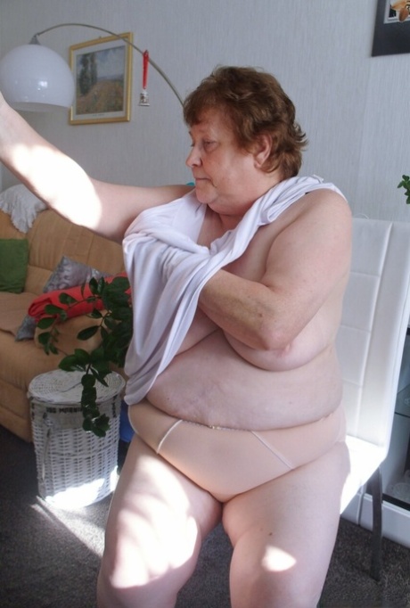 vovó velha e gorda muito adulto imagens