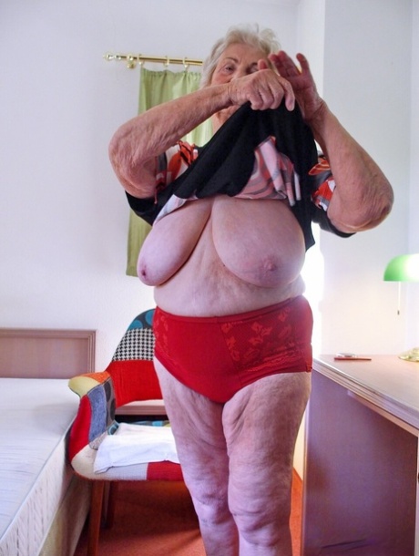 とても年老いたおばあちゃん アートxxx 写真