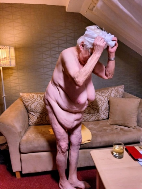 熟女キッチン ポルノグラフィック 写真