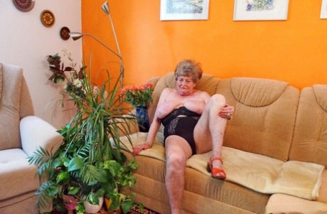 婦人科医 セクシー裸 写真