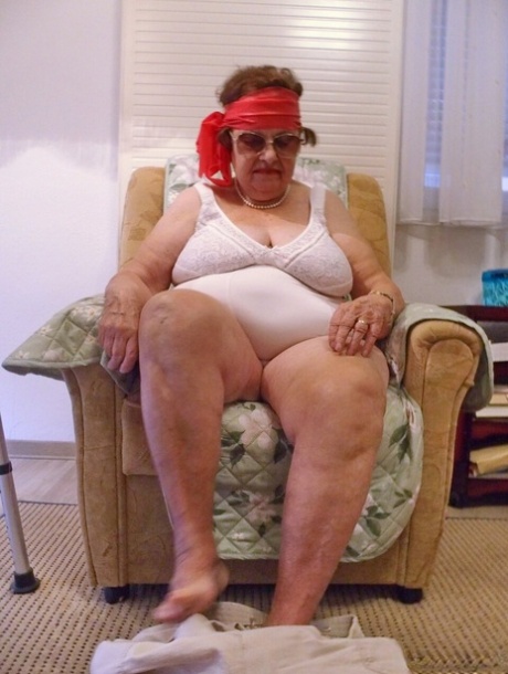 wrinkled granny pornographic image