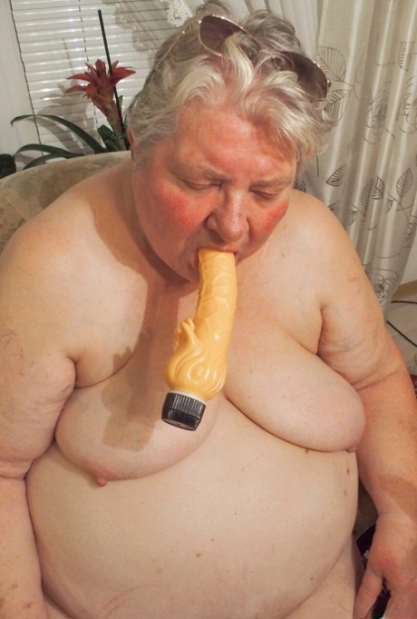 胸が平らな エロチック 写真