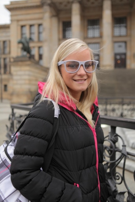 skinny glasses porno gallery