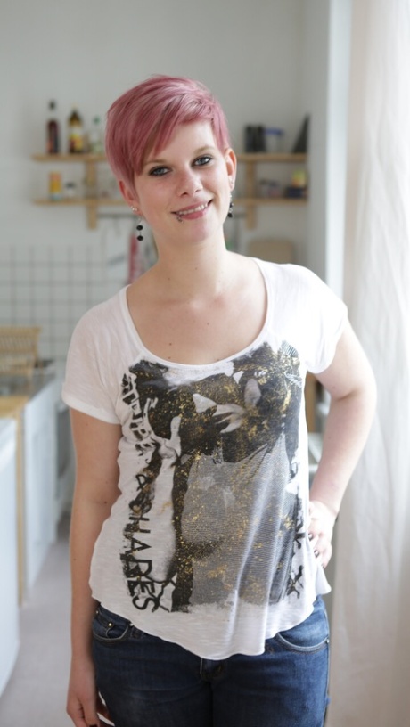 krátké vlasy zrzka nahé porno sbírka