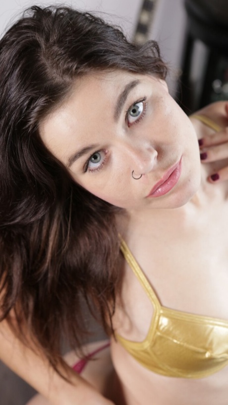 red lips nude archive