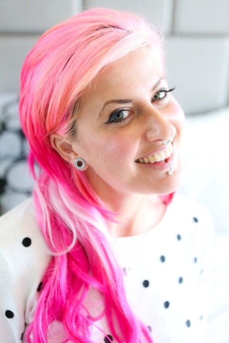 cheveux roses chaud nu galeries