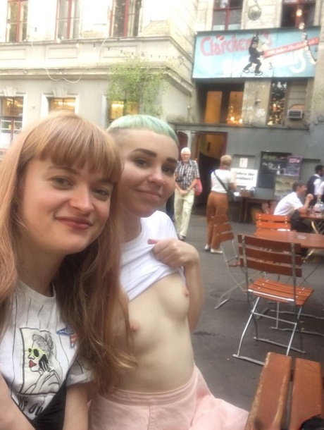små bröst selfie xxx bästa bilder
