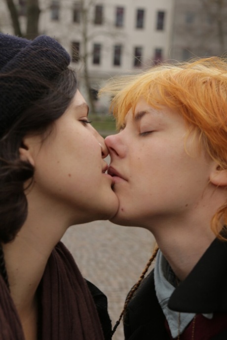 Milf lutscht Schwanz freie nacktheit foto