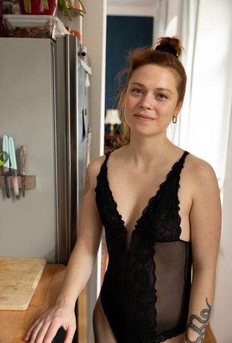 cfnm avrunkning naken bild