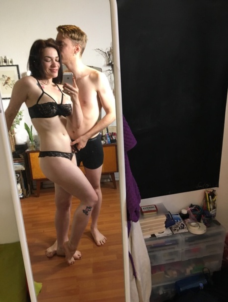 lingerie selfie free sexy pic