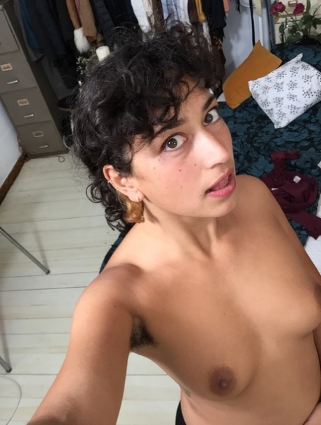 duże cycki ubrane pornograficzne dla dorosłych obraz