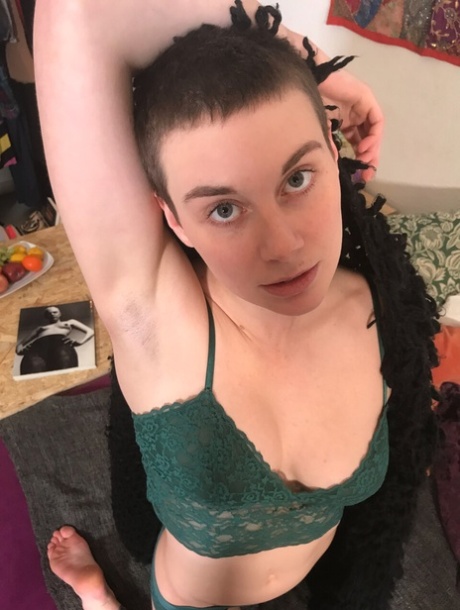 axilas lisas desnudos porno imagen